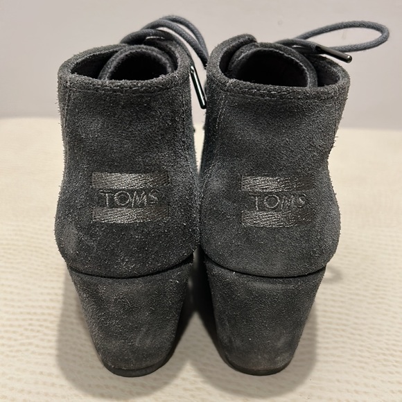 Toms Grey Suede Lace-Up Wedge Heel Ankle Booties - Picture 5 of 12